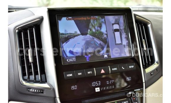 Buy Import Toyota Land Cruiser White Car in Import - Dubai in Kailahun Buy Import Toyota Land Cruiser White Car in Import - Dubai in Kailahun