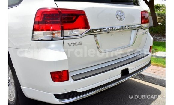 Buy Import Toyota Land Cruiser White Car in Import - Dubai in Kailahun Buy Import Toyota Land Cruiser White Car in Import - Dubai in Kailahun