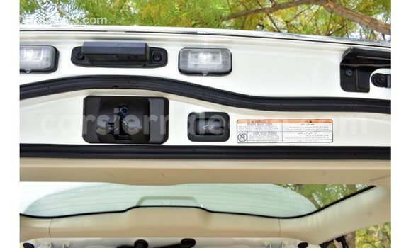 Buy Import Toyota Land Cruiser White Car in Import - Dubai in Kailahun Buy Import Toyota Land Cruiser White Car in Import - Dubai in Kailahun