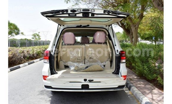 Buy Import Toyota Land Cruiser White Car in Import - Dubai in Kailahun Buy Import Toyota Land Cruiser White Car in Import - Dubai in Kailahun