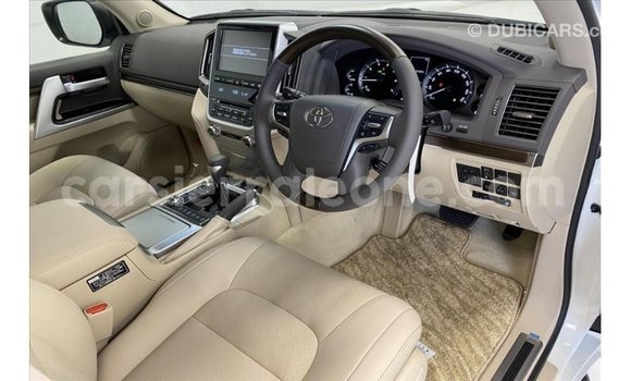 Buy Import Toyota Land Cruiser White Car in Import - Dubai in Kailahun Buy Import Toyota Land Cruiser White Car in Import - Dubai in Kailahun