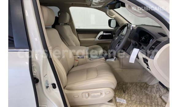 Buy Import Toyota Land Cruiser White Car in Import - Dubai in Kailahun Buy Import Toyota Land Cruiser White Car in Import - Dubai in Kailahun