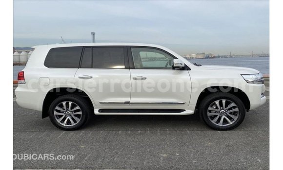 Buy Import Toyota Land Cruiser White Car in Import - Dubai in Kailahun Buy Import Toyota Land Cruiser White Car in Import - Dubai in Kailahun