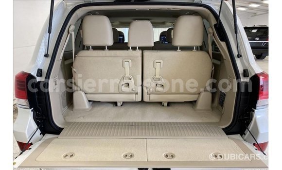 Buy Import Toyota Land Cruiser White Car in Import - Dubai in Kailahun Buy Import Toyota Land Cruiser White Car in Import - Dubai in Kailahun