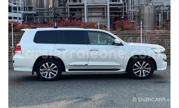 Buy Import Toyota Land Cruiser White Car in Import - Dubai in Kailahun Buy Import Toyota Land Cruiser White Car in Import - Dubai in Kailahun