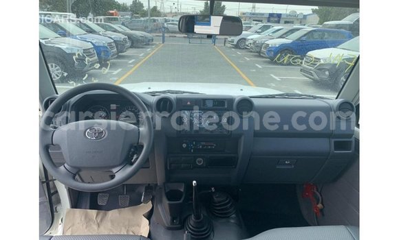 Buy Import Toyota Land Cruiser White Car in Import - Dubai in Kailahun Buy Import Toyota Land Cruiser White Car in Import - Dubai in Kailahun