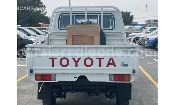 Buy Import Toyota Land Cruiser White Car in Import - Dubai in Kailahun Buy Import Toyota Land Cruiser White Car in Import - Dubai in Kailahun
