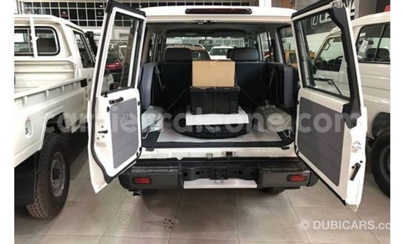 Buy Import Toyota Land Cruiser White Car in Import - Dubai in Kailahun Buy Import Toyota Land Cruiser White Car in Import - Dubai in Kailahun