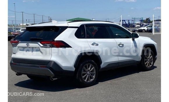 Buy Import Toyota 4Runner White Car in Import - Dubai in Kailahun Buy Import Toyota 4Runner White Car in Import - Dubai in Kailahun