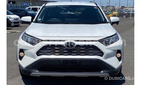 Buy Import Toyota 4Runner White Car in Import - Dubai in Kailahun Buy Import Toyota 4Runner White Car in Import - Dubai in Kailahun