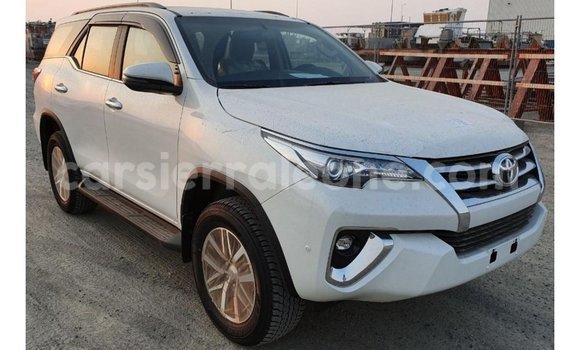 Buy Import Toyota Fortuner White Car in Import - Dubai in Kailahun Buy Import Toyota Fortuner White Car in Import - Dubai in Kailahun