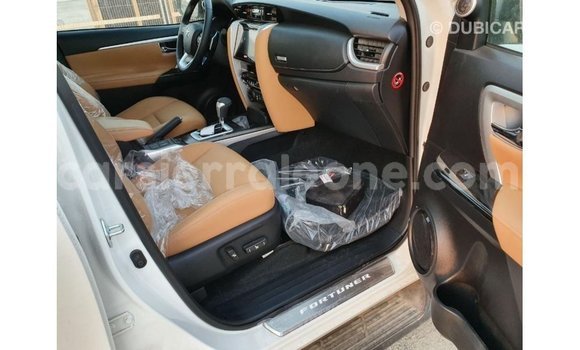 Buy Import Toyota Fortuner White Car in Import - Dubai in Kailahun Buy Import Toyota Fortuner White Car in Import - Dubai in Kailahun
