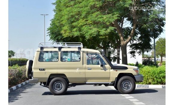 Buy Import Toyota Land Cruiser Beige Car in Import - Dubai in Kailahun Buy Import Toyota Land Cruiser Beige Car in Import - Dubai in Kailahun