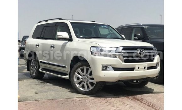Buy Import Toyota Land Cruiser White Car in Import - Dubai in Kailahun Buy Import Toyota Land Cruiser White Car in Import - Dubai in Kailahun