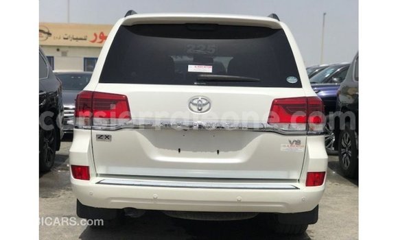 Buy Import Toyota Land Cruiser White Car in Import - Dubai in Kailahun Buy Import Toyota Land Cruiser White Car in Import - Dubai in Kailahun