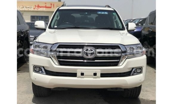 Buy Import Toyota Land Cruiser White Car in Import - Dubai in Kailahun Buy Import Toyota Land Cruiser White Car in Import - Dubai in Kailahun
