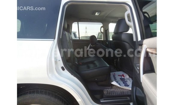 Buy Import Toyota Land Cruiser White Car in Import - Dubai in Kailahun Buy Import Toyota Land Cruiser White Car in Import - Dubai in Kailahun
