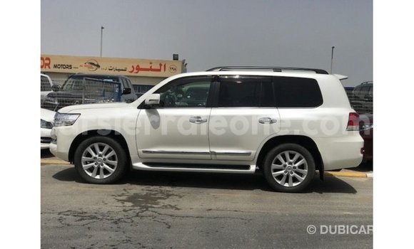 Buy Import Toyota Land Cruiser White Car in Import - Dubai in Kailahun Buy Import Toyota Land Cruiser White Car in Import - Dubai in Kailahun