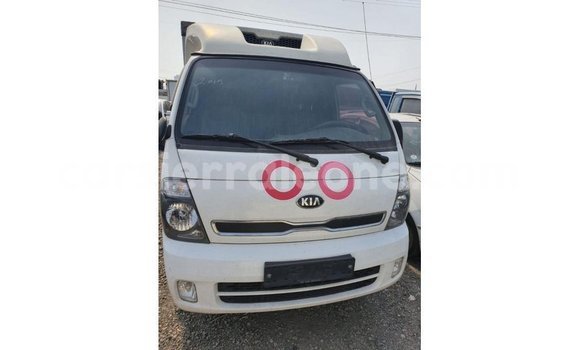Buy Import Kia Carens White Car in Import - Dubai in Kailahun Buy Import Kia Carens White Car in Import - Dubai in Kailahun