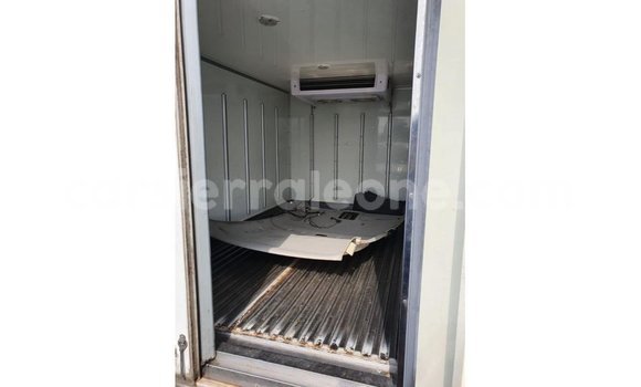 Buy Import Kia Carens White Car in Import - Dubai in Kailahun Buy Import Kia Carens White Car in Import - Dubai in Kailahun