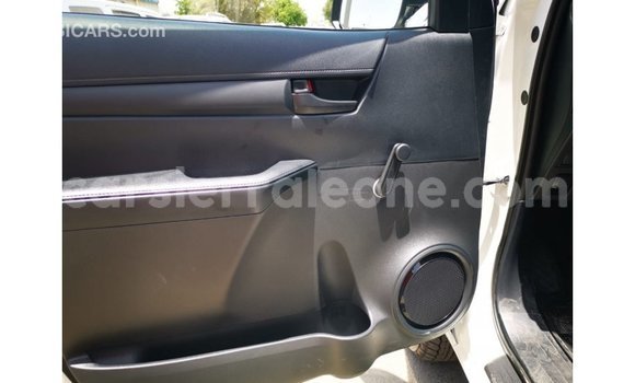 Buy Import Toyota Hilux White Car in Import - Dubai in Kailahun Buy Import Toyota Hilux White Car in Import - Dubai in Kailahun