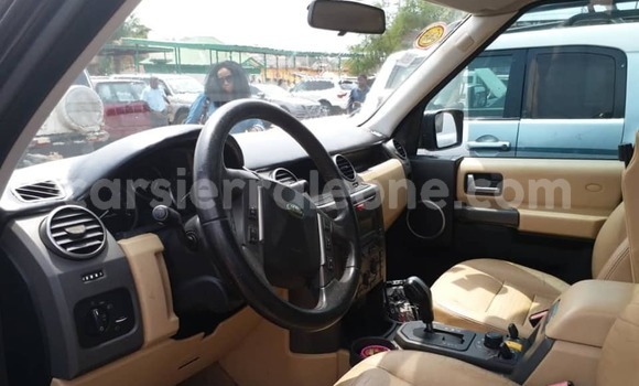 Buy Used Land Rover Defender Black Car in Freetown in Western Urban Buy Used Land Rover Defender Black Car in Freetown in Western Urban