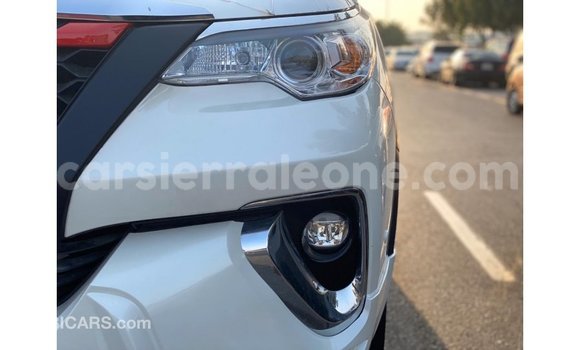 Acheter Import Voiture Toyota Fortuner Blanc à Import - Dubai, Kailahun Acheter Import Voiture Toyota Fortuner Blanc à Import - Dubai, Kailahun