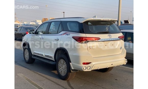 Acheter Import Voiture Toyota Fortuner Blanc à Import - Dubai, Kailahun Acheter Import Voiture Toyota Fortuner Blanc à Import - Dubai, Kailahun