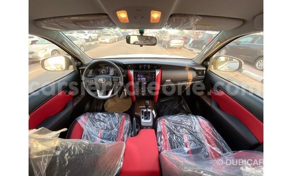 Acheter Import Voiture Toyota Fortuner Blanc à Import - Dubai, Kailahun Acheter Import Voiture Toyota Fortuner Blanc à Import - Dubai, Kailahun