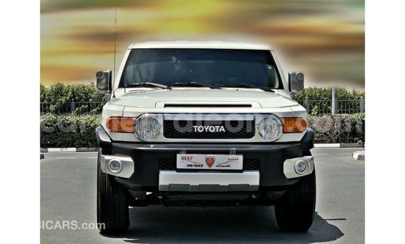 Buy Import Toyota FJ Cruiser White Car in Import - Dubai in Kailahun Buy Import Toyota FJ Cruiser White Car in Import - Dubai in Kailahun
