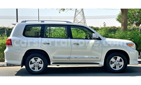 Buy Import Toyota Land Cruiser White Car in Import - Dubai in Kailahun Buy Import Toyota Land Cruiser White Car in Import - Dubai in Kailahun