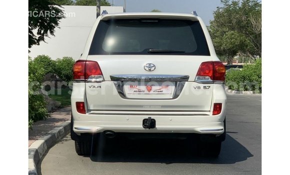 Buy Import Toyota Land Cruiser White Car in Import - Dubai in Kailahun Buy Import Toyota Land Cruiser White Car in Import - Dubai in Kailahun