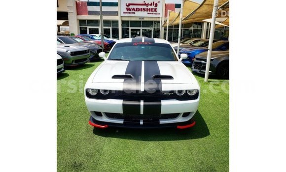 Buy Import Dodge Challenger White Car in Import - Dubai in Kailahun Buy Import Dodge Challenger White Car in Import - Dubai in Kailahun