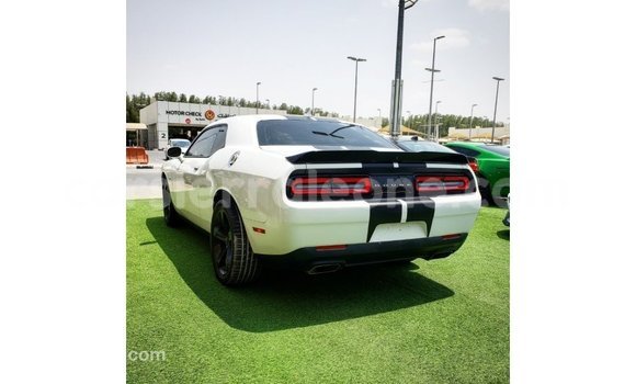 Buy Import Dodge Challenger White Car in Import - Dubai in Kailahun Buy Import Dodge Challenger White Car in Import - Dubai in Kailahun