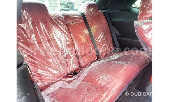 Buy Import Dodge Challenger White Car in Import - Dubai in Kailahun Buy Import Dodge Challenger White Car in Import - Dubai in Kailahun