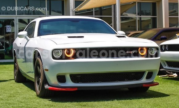 Buy Import Dodge Challenger White Car in Import - Dubai in Kailahun Buy Import Dodge Challenger White Car in Import - Dubai in Kailahun