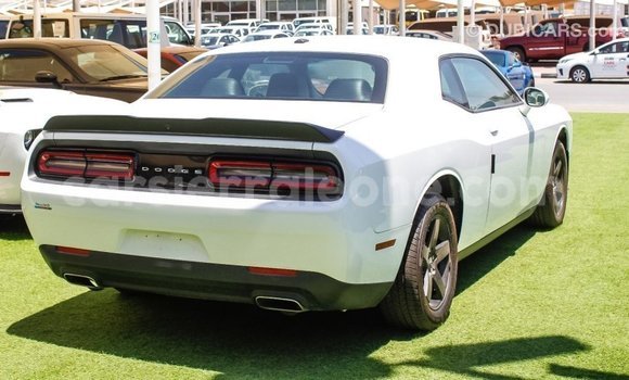Buy Import Dodge Challenger White Car in Import - Dubai in Kailahun Buy Import Dodge Challenger White Car in Import - Dubai in Kailahun