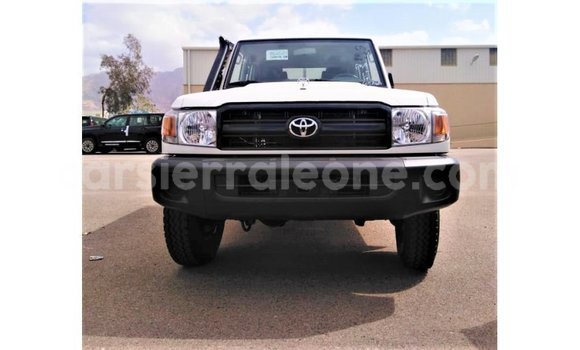 Buy Import Toyota Land Cruiser White Car in Import - Dubai in Kailahun