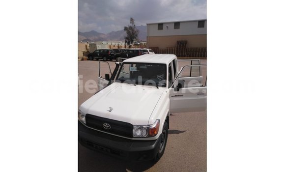Buy Import Toyota Land Cruiser White Car in Import - Dubai in Kailahun Buy Import Toyota Land Cruiser White Car in Import - Dubai in Kailahun