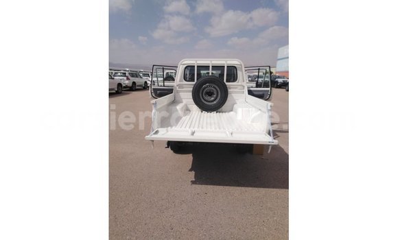 Buy Import Toyota Land Cruiser White Car in Import - Dubai in Kailahun Buy Import Toyota Land Cruiser White Car in Import - Dubai in Kailahun