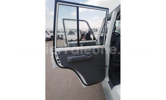 Buy Import Toyota Land Cruiser White Car in Import - Dubai in Kailahun Buy Import Toyota Land Cruiser White Car in Import - Dubai in Kailahun