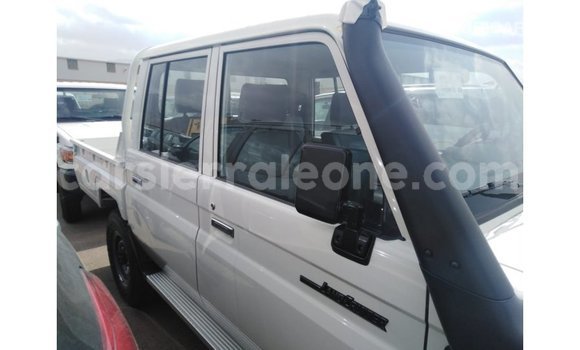 Buy Import Toyota Land Cruiser White Car in Import - Dubai in Kailahun Buy Import Toyota Land Cruiser White Car in Import - Dubai in Kailahun