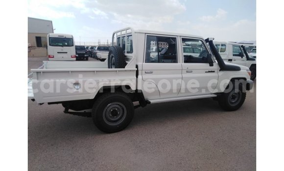 Buy Import Toyota Land Cruiser White Car in Import - Dubai in Kailahun Buy Import Toyota Land Cruiser White Car in Import - Dubai in Kailahun