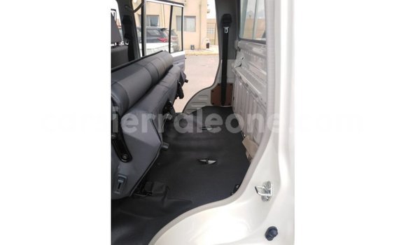 Buy Import Toyota Land Cruiser White Car in Import - Dubai in Kailahun Buy Import Toyota Land Cruiser White Car in Import - Dubai in Kailahun