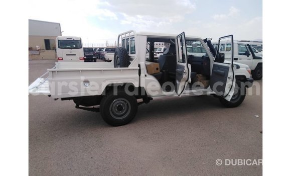 Buy Import Toyota Land Cruiser White Car in Import - Dubai in Kailahun Buy Import Toyota Land Cruiser White Car in Import - Dubai in Kailahun