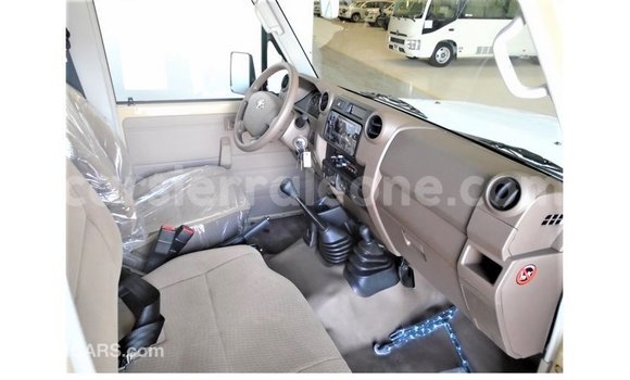 Buy Import Toyota Land Cruiser Beige Car in Import - Dubai in Kailahun Buy Import Toyota Land Cruiser Beige Car in Import - Dubai in Kailahun
