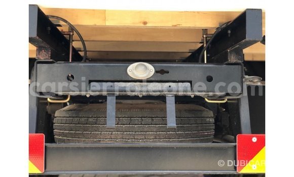 Buy Import Mitsubishi Carisma White Car in Import - Dubai in Kailahun Buy Import Mitsubishi Carisma White Car in Import - Dubai in Kailahun