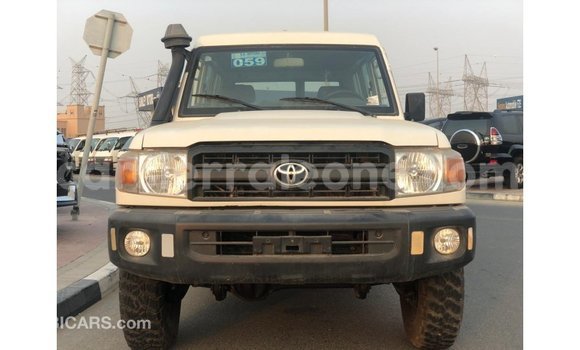 Buy Import Toyota Land Cruiser White Car in Import - Dubai in Kailahun Buy Import Toyota Land Cruiser White Car in Import - Dubai in Kailahun