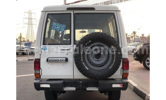 Buy Import Toyota Land Cruiser White Car in Import - Dubai in Kailahun Buy Import Toyota Land Cruiser White Car in Import - Dubai in Kailahun