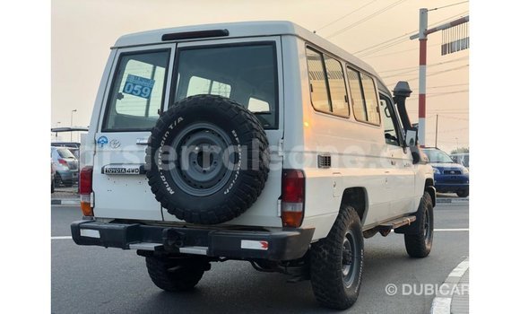 Buy Import Toyota Land Cruiser White Car in Import - Dubai in Kailahun Buy Import Toyota Land Cruiser White Car in Import - Dubai in Kailahun